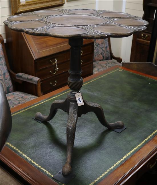 A George III mahogany supper table W.71cm